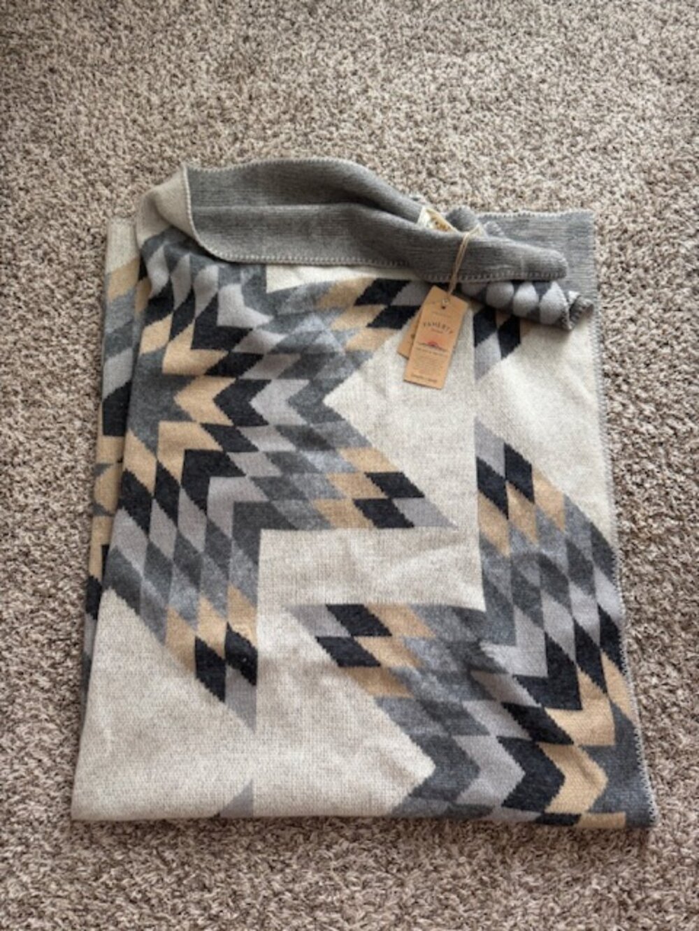 Faherty yellowtail patchwork blanket NWT - Picture 6 of 6